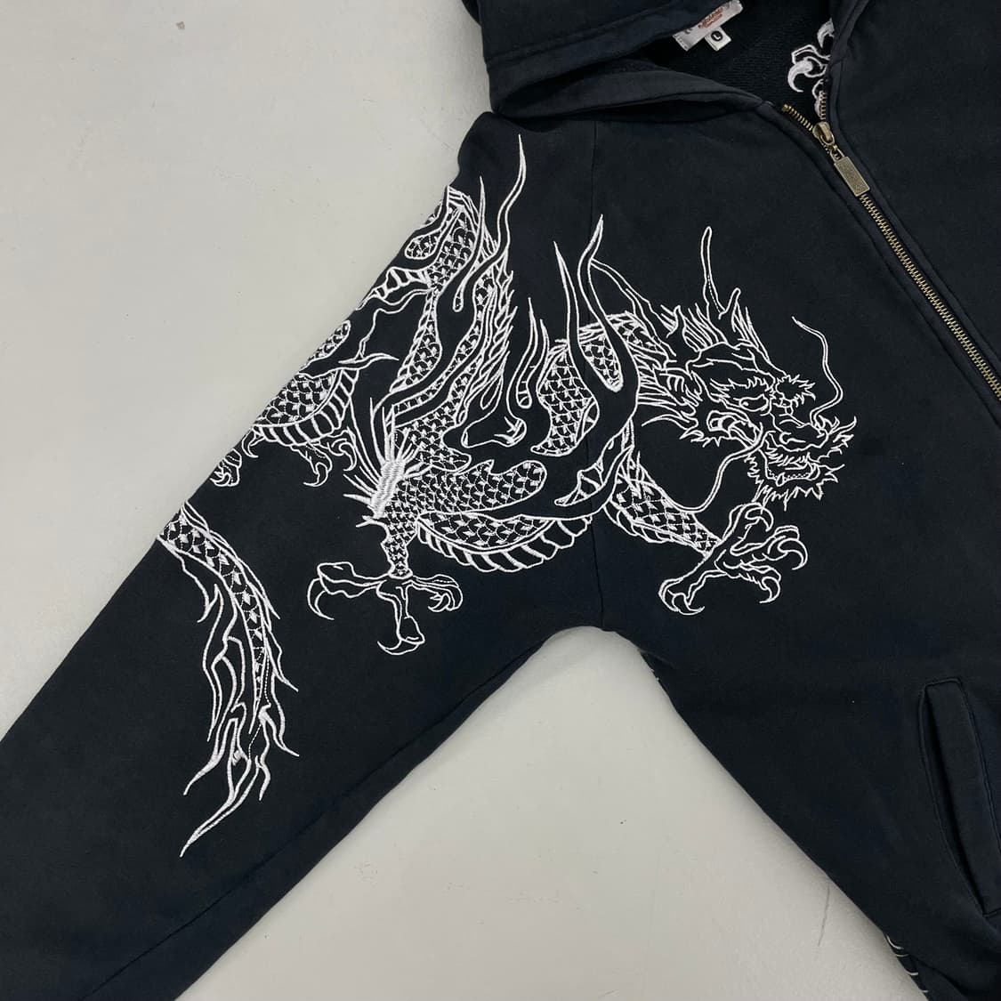 카라쿠리 타마시 드래곤 용자수 오리엔탈 후드집업 블랙 상품이미지6