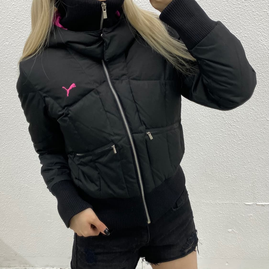 퓨마 핑크로고 블랙 후드 패딩 M 상품이미지1