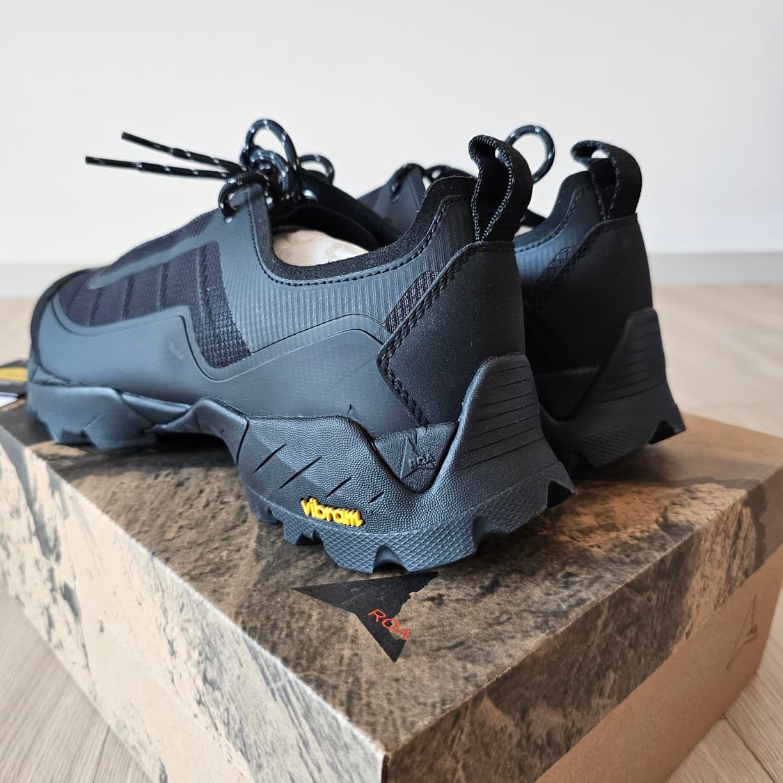 280 44 새제품) 로아 카타리나 라이트 블랙 구동화 트레킹화 비브람 상품이미지4
