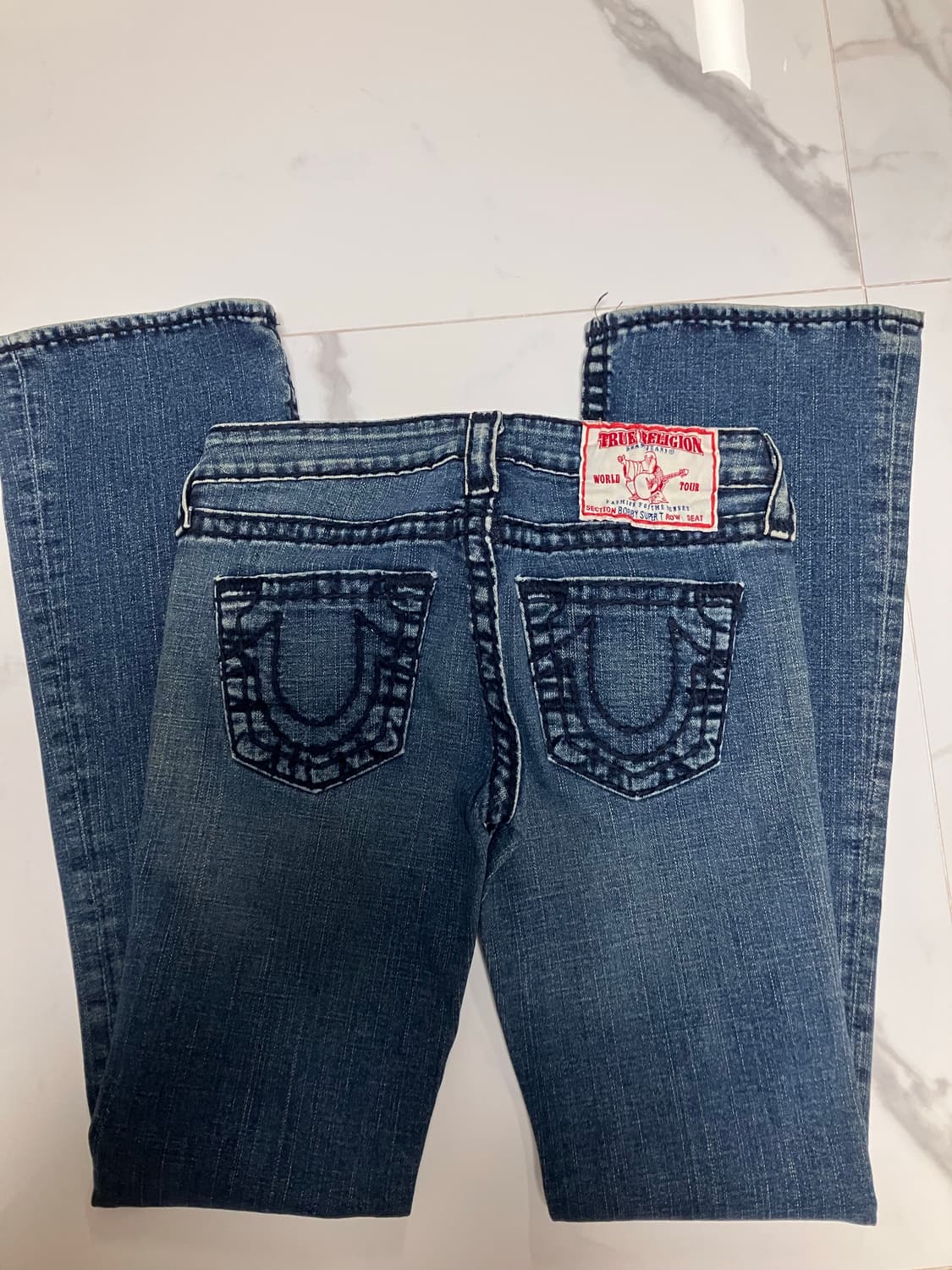 bobby super T 바비 수퍼티 다크워시 로우라이즈부츠컷 트루릴리젼 상품이미지1