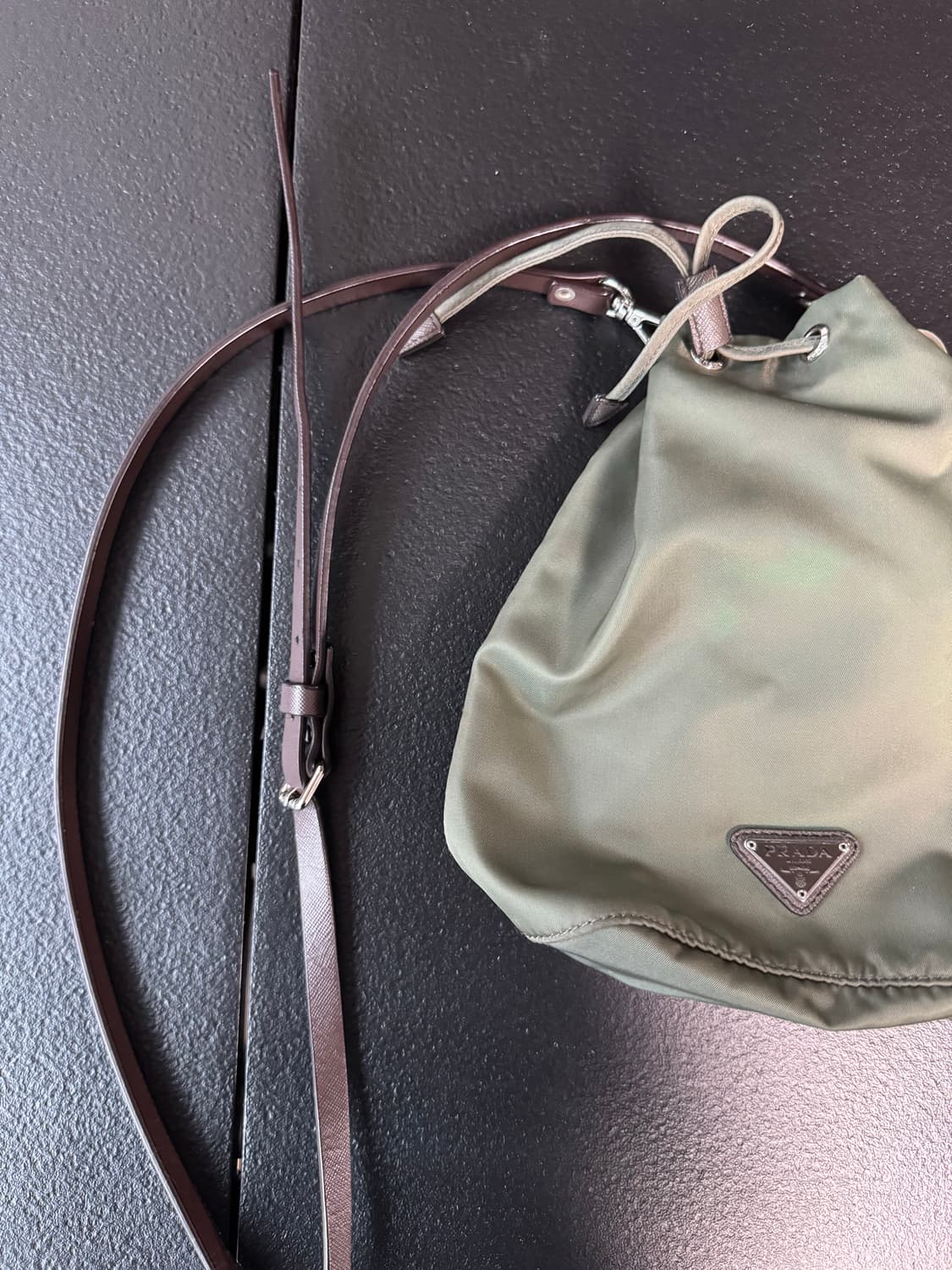 프라다 포코노 복조리 버킷백 상품이미지2