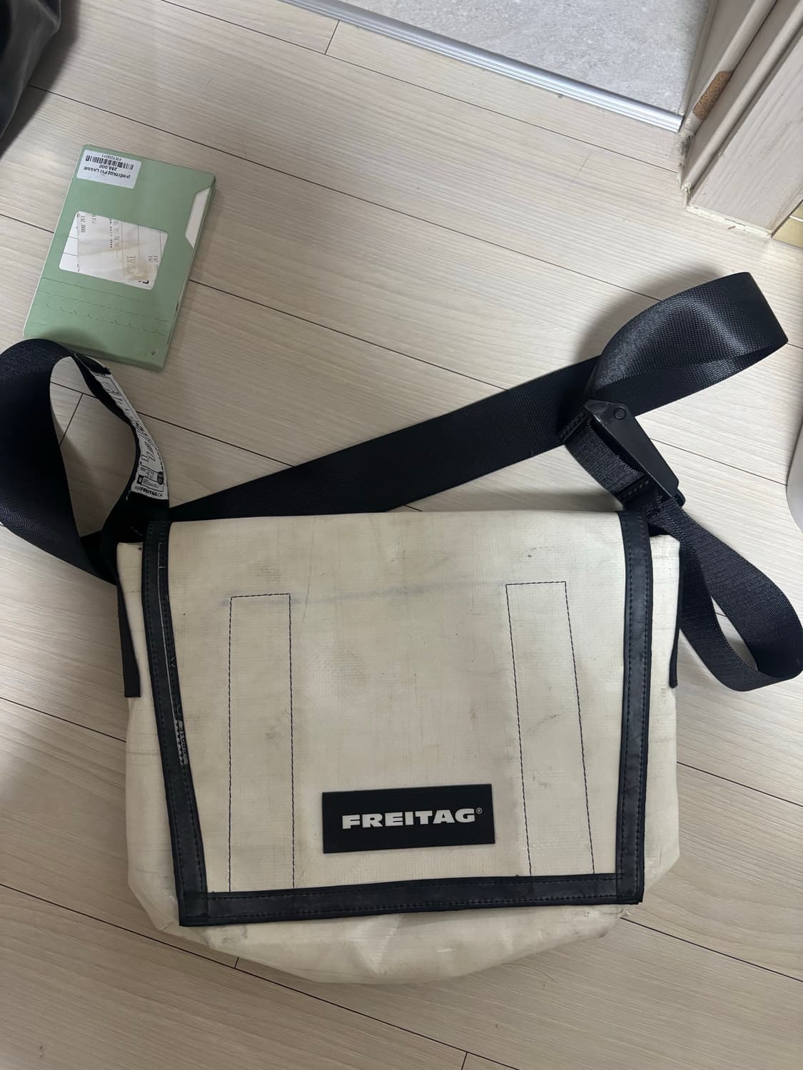 프라이탁 올화이트 F14 메신저백 라씨 상품이미지1