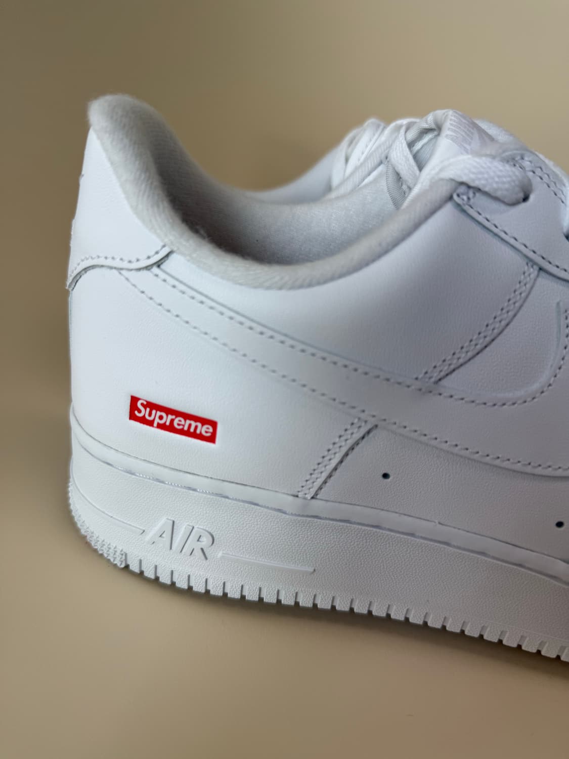 슈프림 x 나이키 에어포스 화이트 상품이미지5