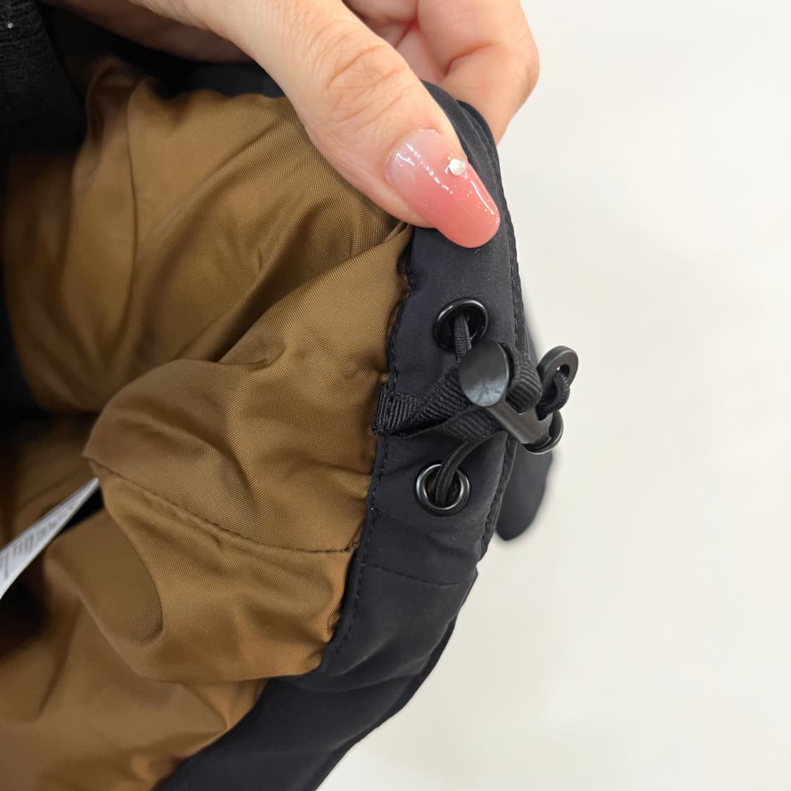 칼하트 WIP 알파인 코트 블랙 패딩 자켓 상품이미지5