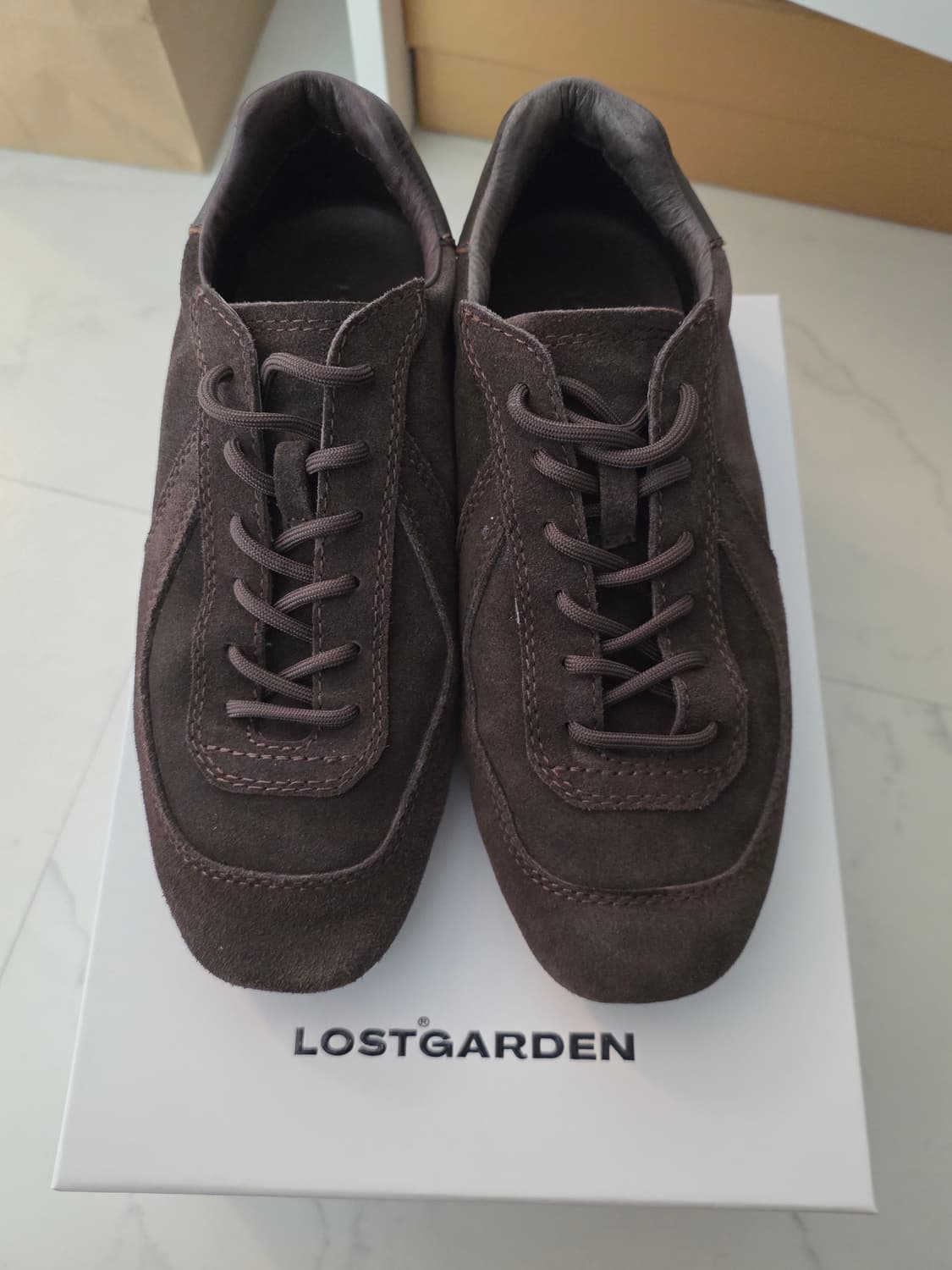 로스트가든 드라이빙 스니커즈 - 스웨이드 브라운 230 상품이미지1