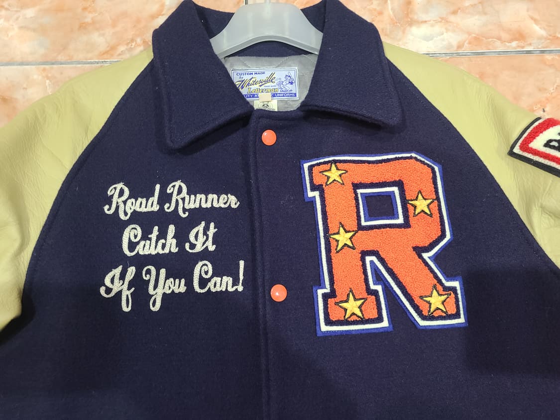 화이츠빌 x 루니툰즈 ROAD RUNNER 바시티자켓 상품이미지4