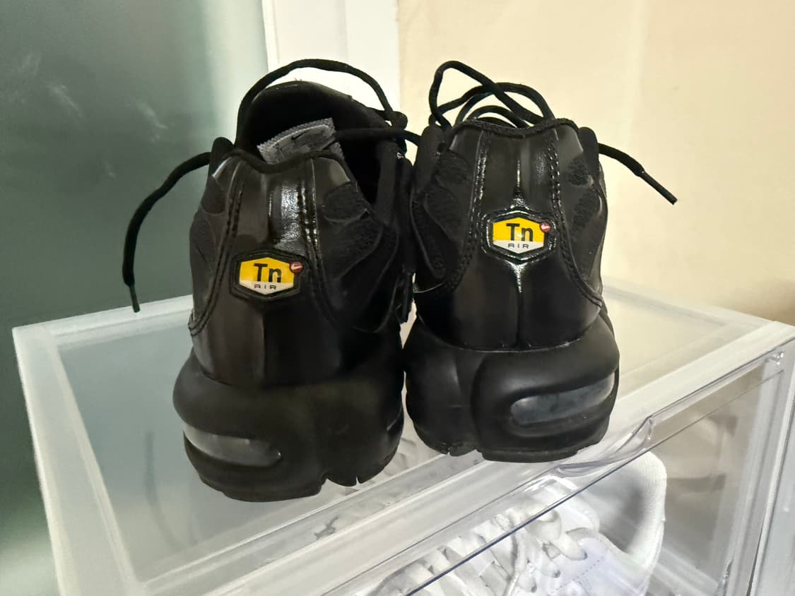 Nike air max plus triple black 상품이미지4