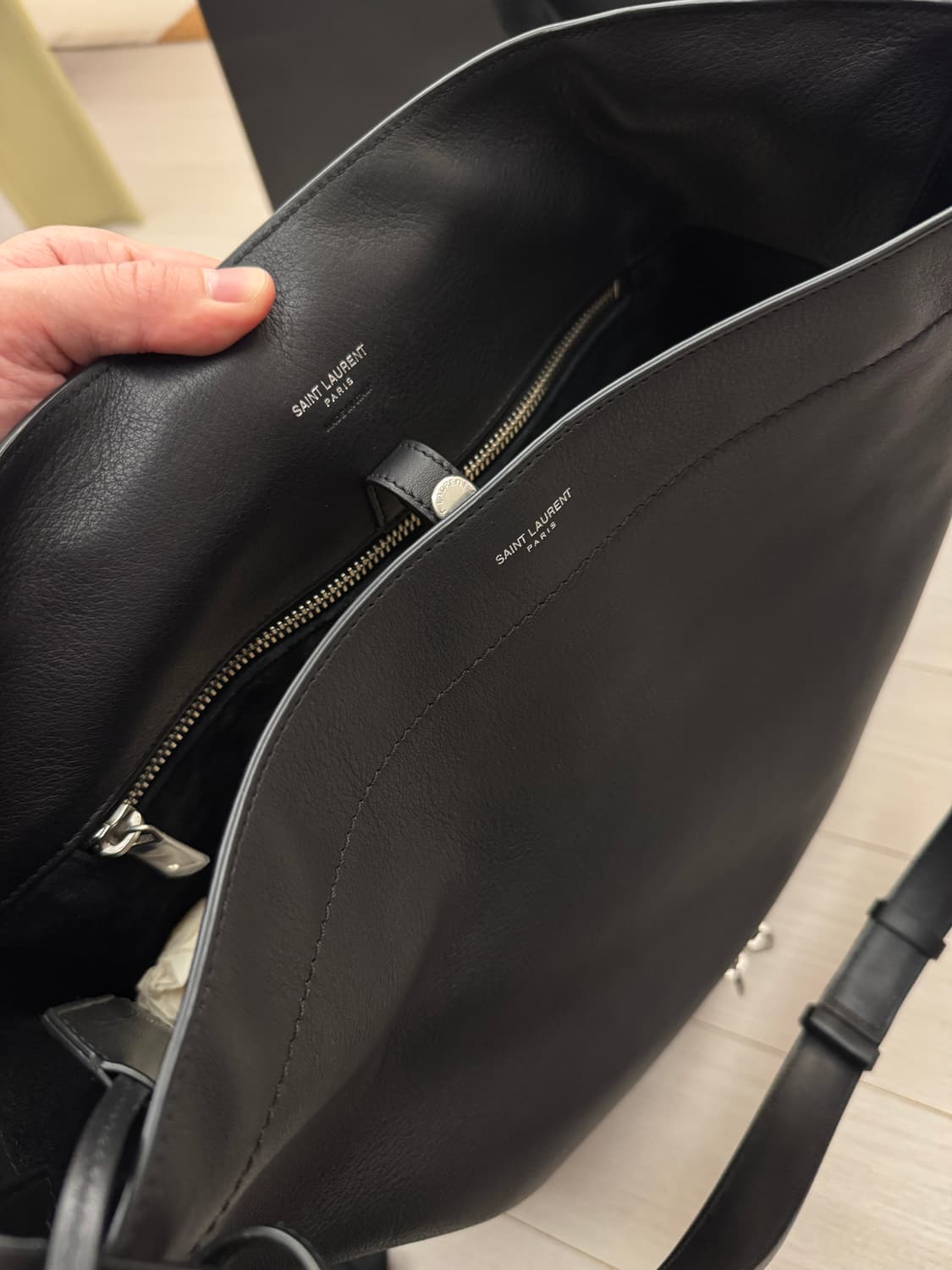 생로랑 레더 호보 토트 백 새상품 상품이미지6