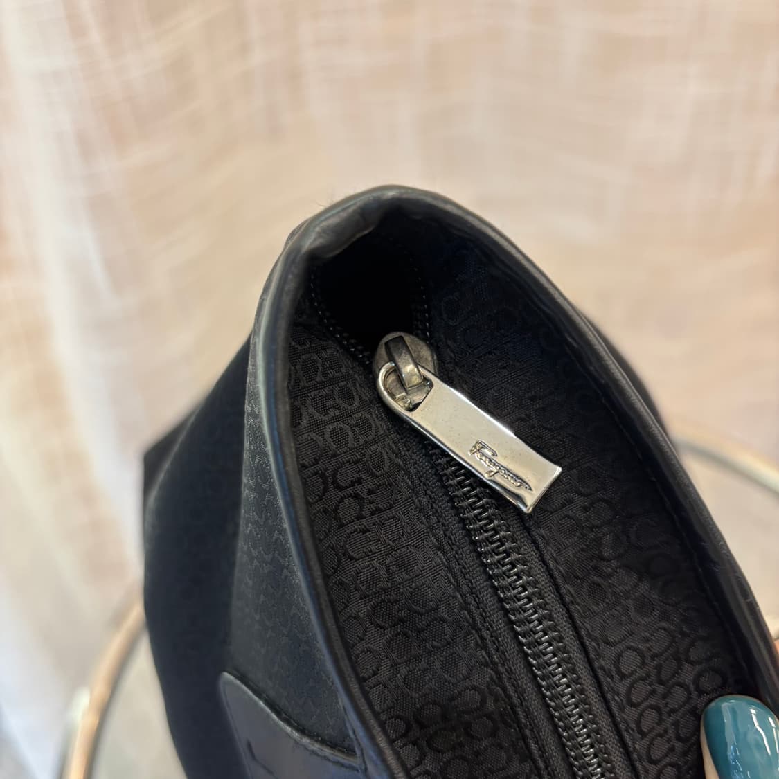 정품 페라가모 패브릭 토트백     상품이미지8