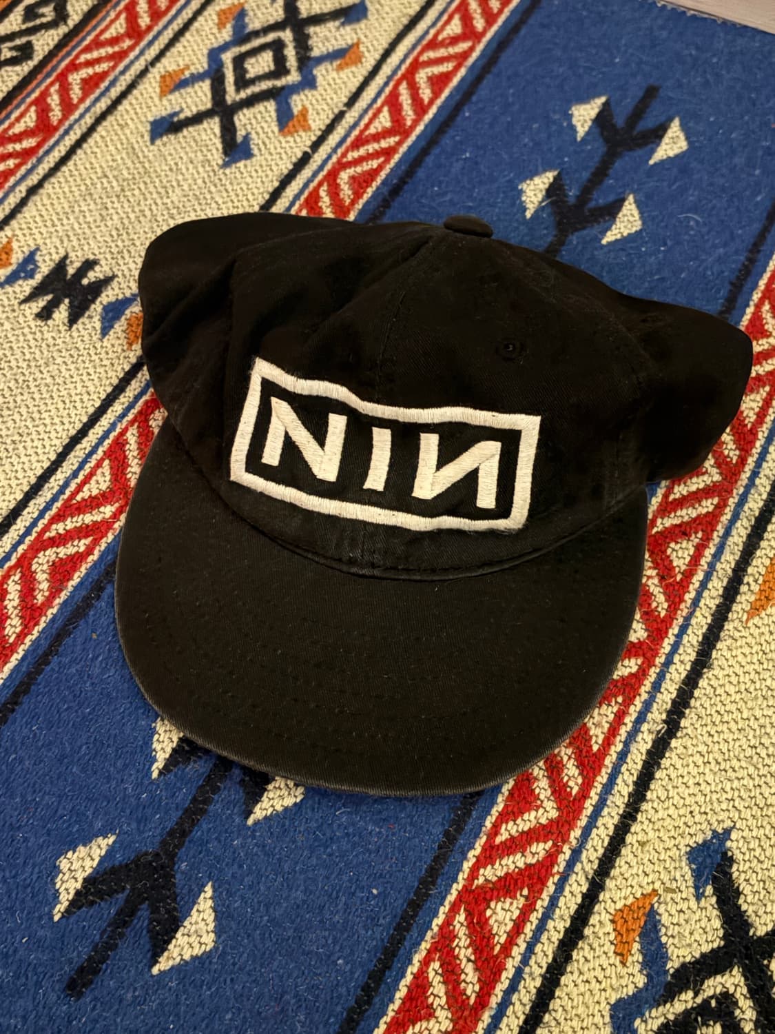 도넛리벤지 나인인치네일스 모자 상품이미지1