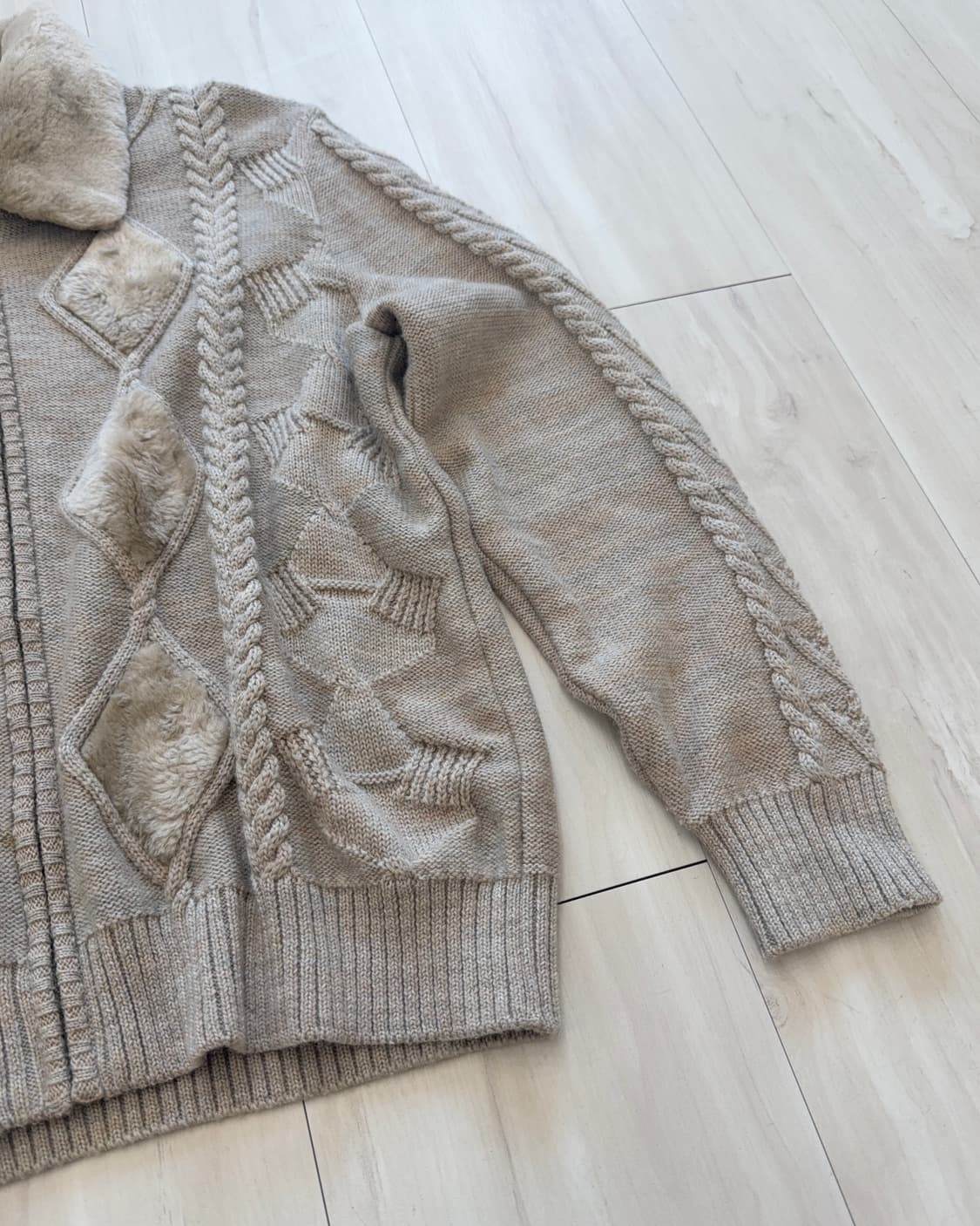 Cosy light beige wool knit zip-up 상품이미지8