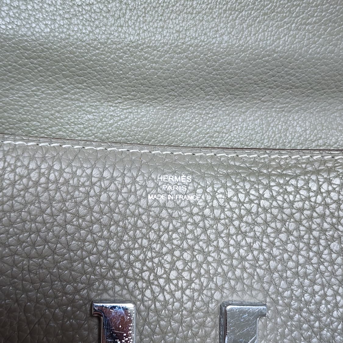 에르메스 콘스탄스 장지갑

 상품이미지3