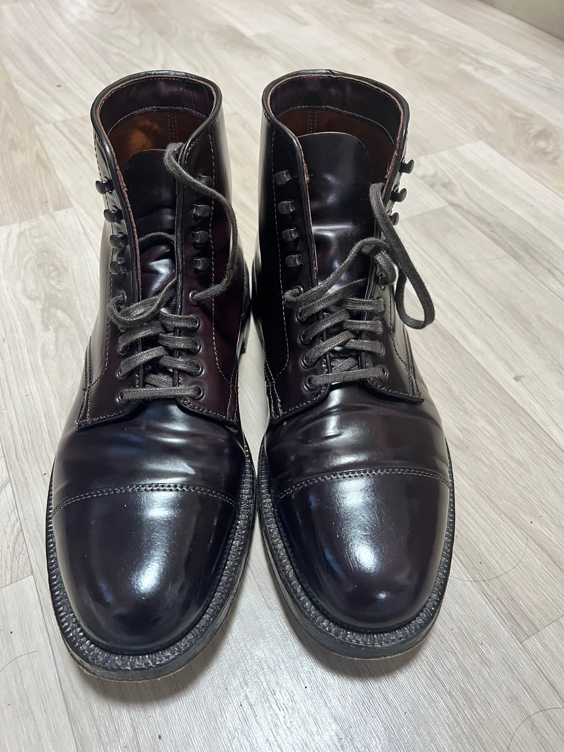 알든 코도반 캡토 부츠 버건디 컬러 8e 상품이미지1