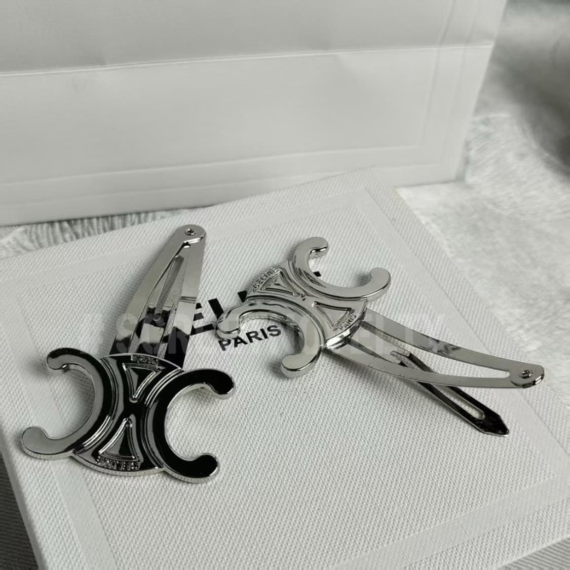 셀린느 트리옹페 헤어핀 1쌍 (2피스) 상품이미지8