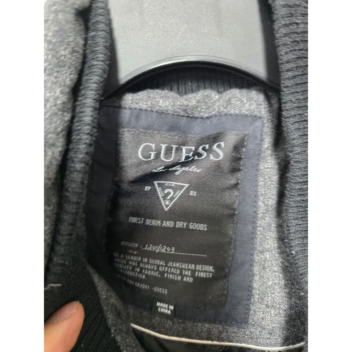 택포// 게스 남성 다운 패딩 L 상품이미지2