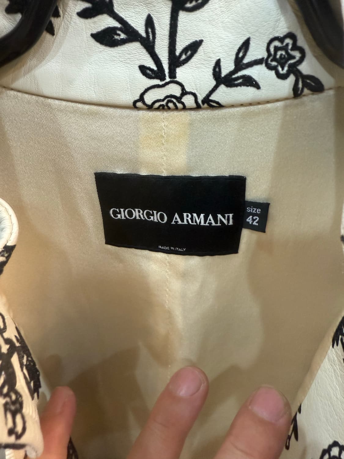 42/55 정품 조르지오 아르마니 자수플라워 가죽자켓 팝니다 상품이미지2