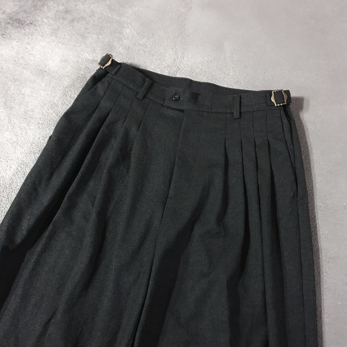 newcheapchic 뉴치프시크 폴드 핀턱 와이드 울 슬랙스 팬츠 차콜 상품이미지2