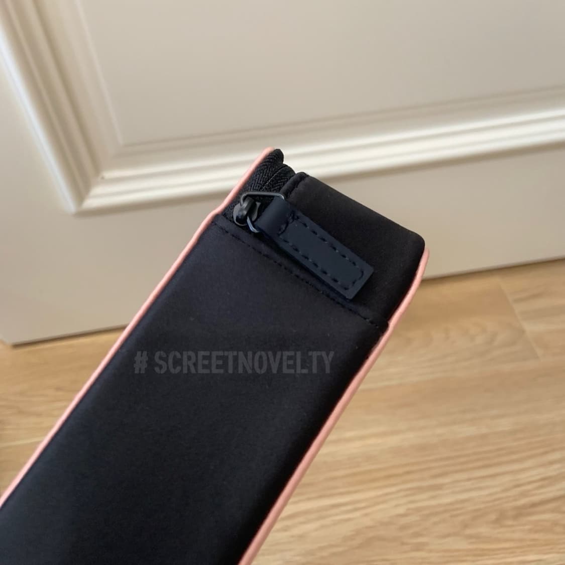 프라다뷰티 삼각 파우치 핑크 상품이미지7