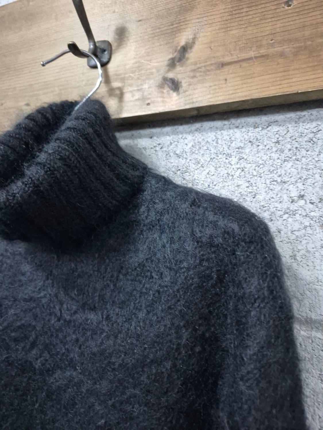 N21 모헤어 블랙니트 상품이미지3