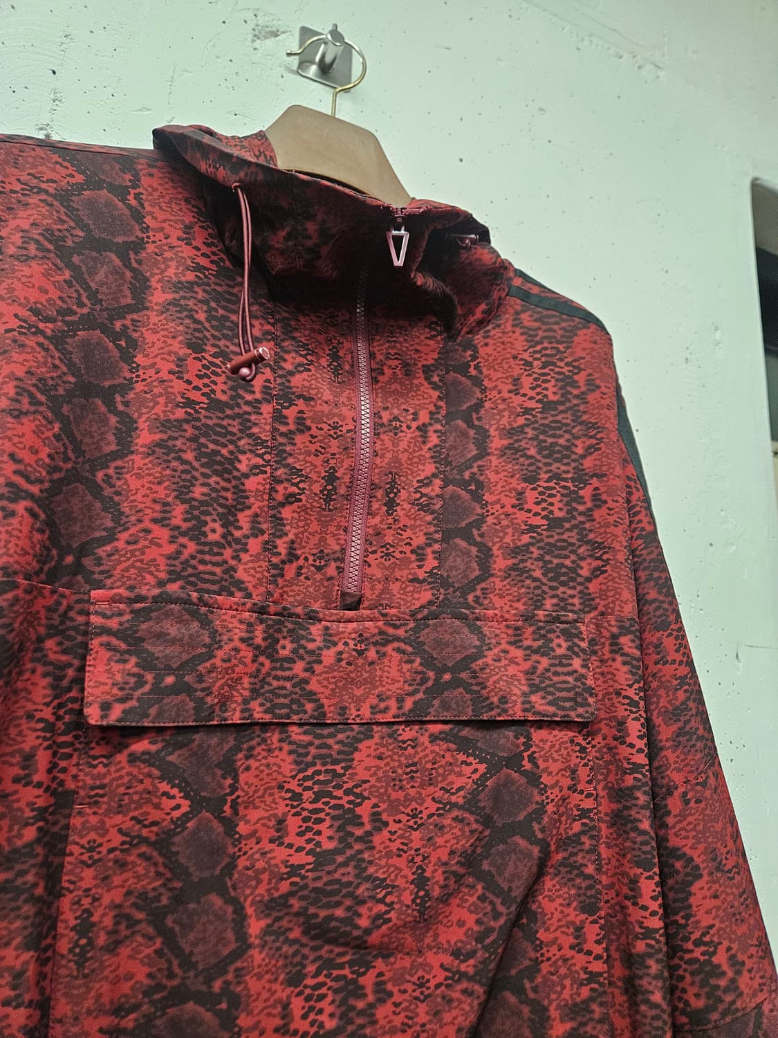 아디다스 아이비 파크 스네이크 프린트 윈드브레이커 재킷 상품이미지5