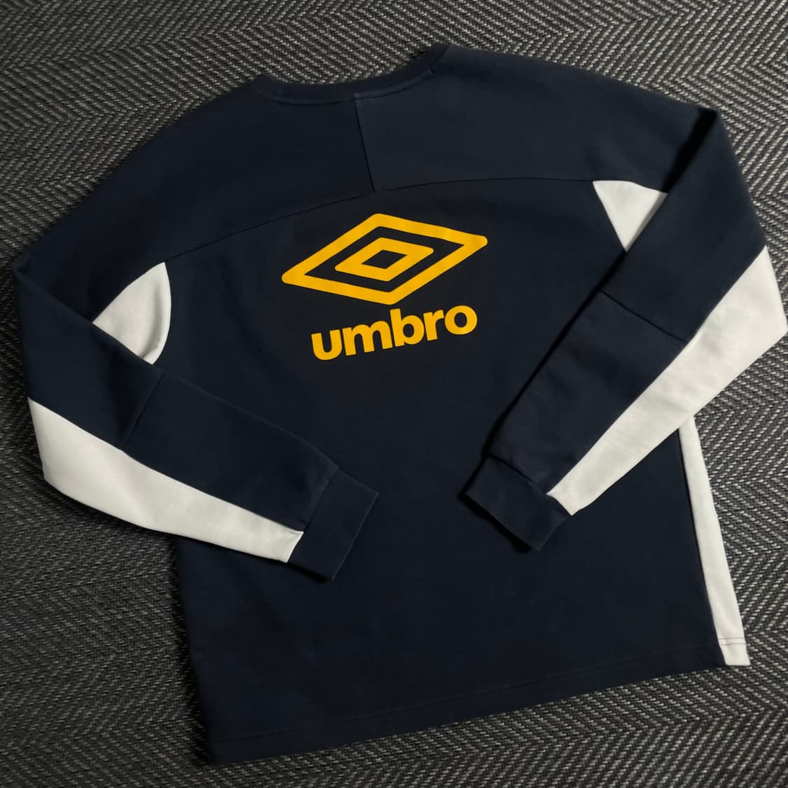 엄브로 빅로고 컬러블럭 스웻 셔츠 y 3782 상품이미지1