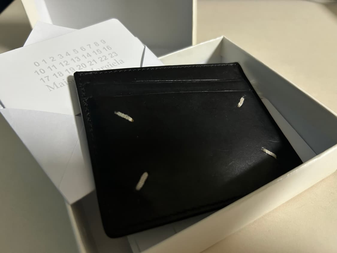 메종 마르지엘라 블랙 로고 레더 카드 홀더 블랙 상품이미지2