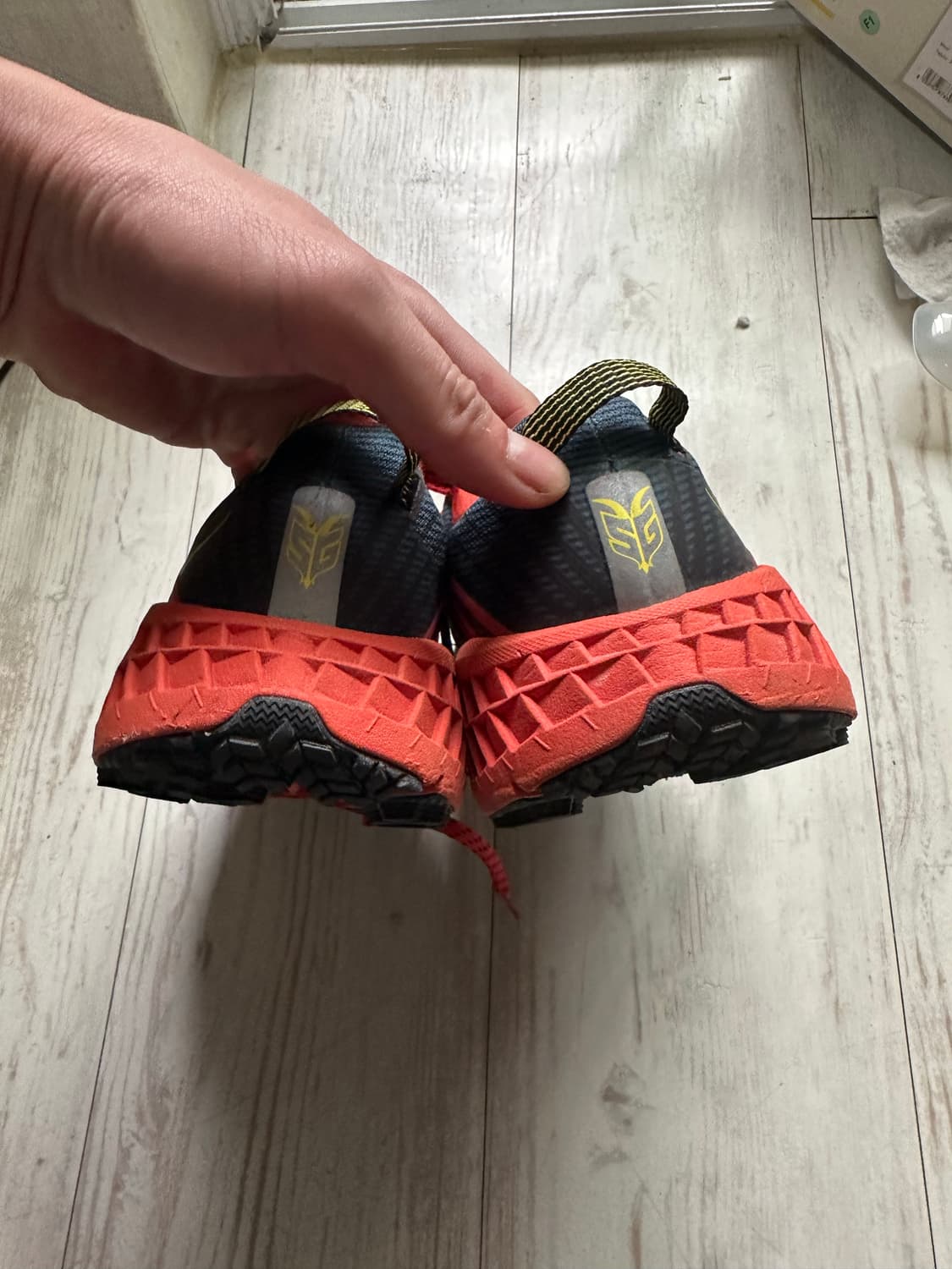 호카 스피드고트 4 트레일 러닝화 255mm 상품이미지7