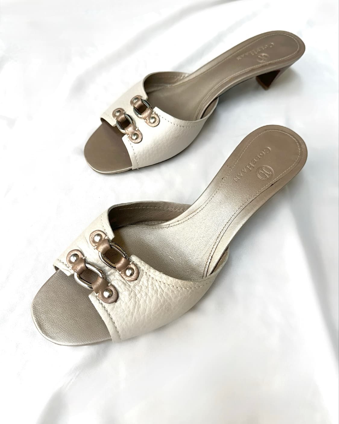 COLE HAAN ring gather mule / white silve 상품이미지1