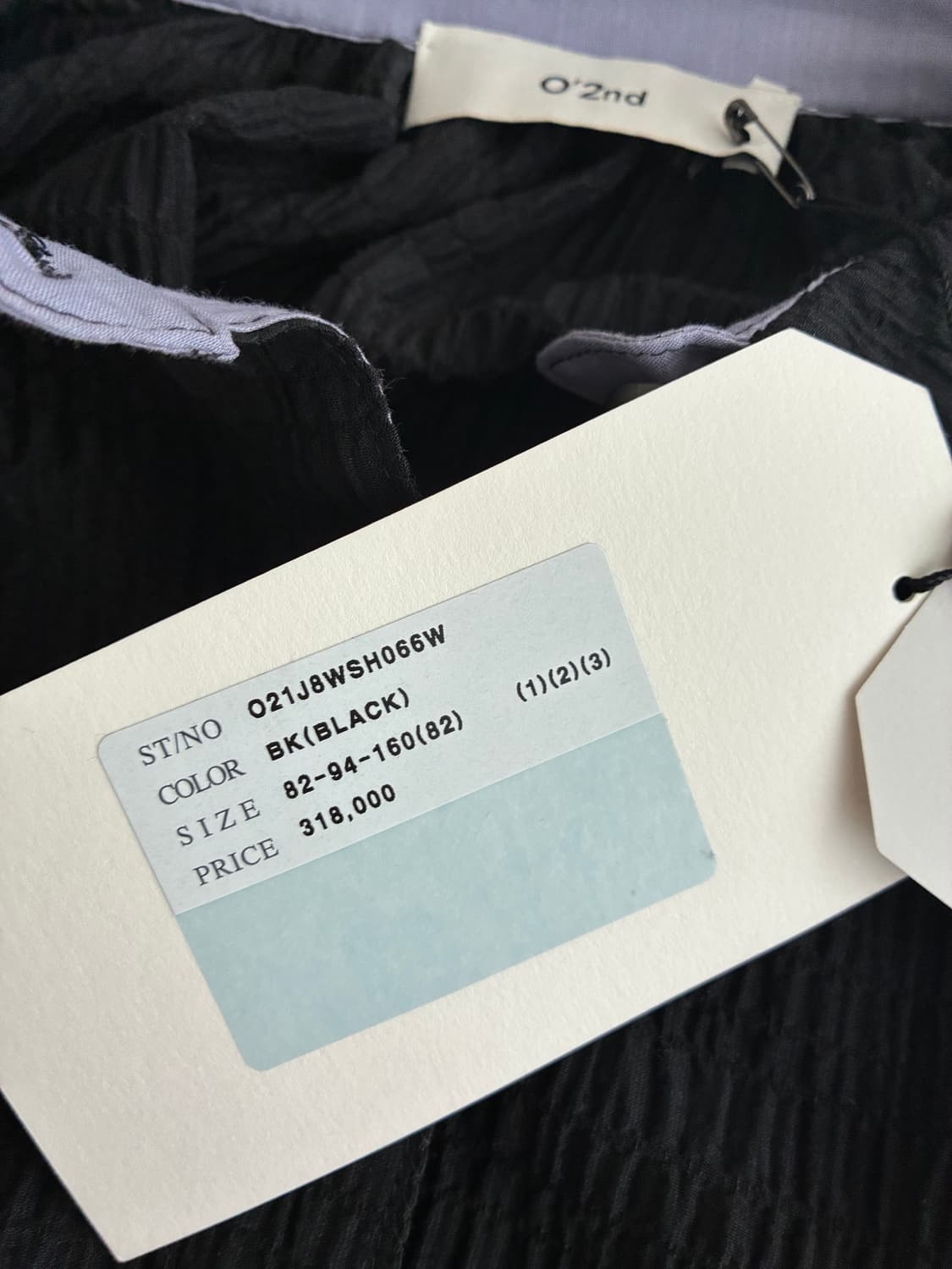 82-94-160)새상품 한섬 오즈세컨 스모킹 블라우스 블랙 상품이미지5