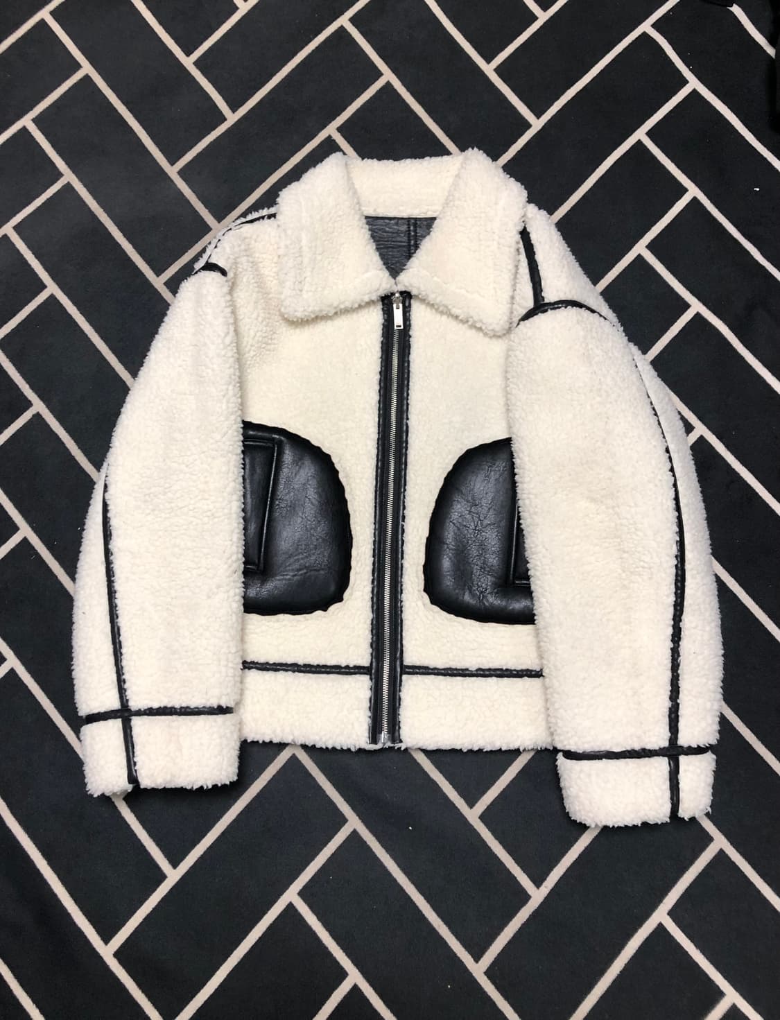 (횡재가)편집샵 리버시블 양면 무스탕/몽클레어 타임 솔리드 시스템 톰포드 상품이미지9