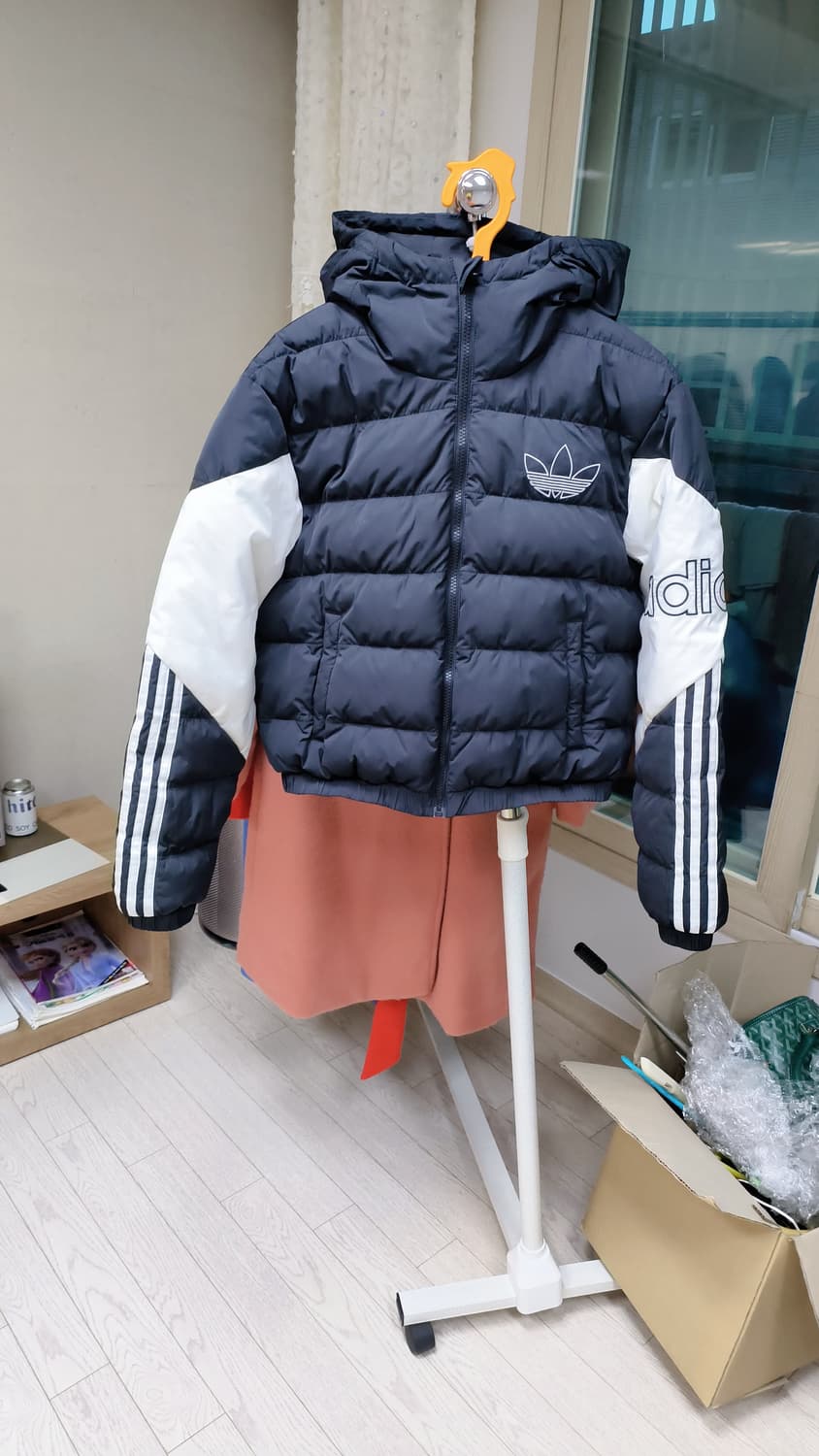 아디다스 다운 패딩 점퍼 상품이미지1