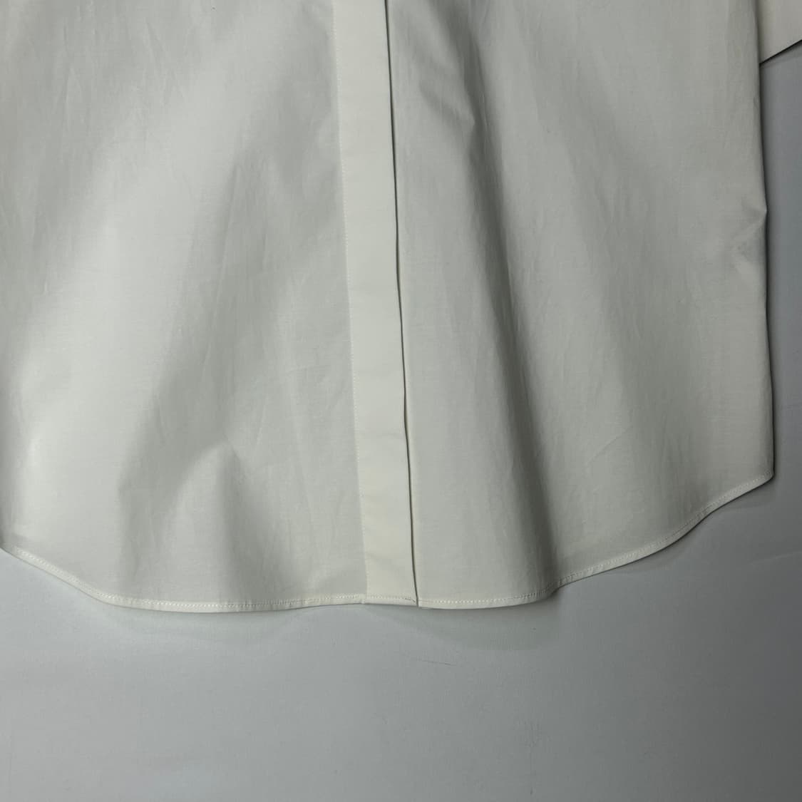 [COS] 코스 미니멀 버튼 반팔 셔츠 상품이미지4