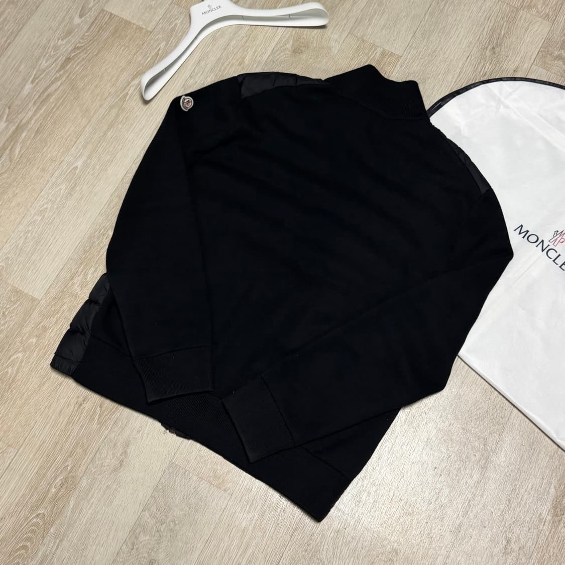 [블랙2XL/새상품급] 몽클레어 니트패딩 김현우 니트패딩 트리콧 블랙 상품이미지4