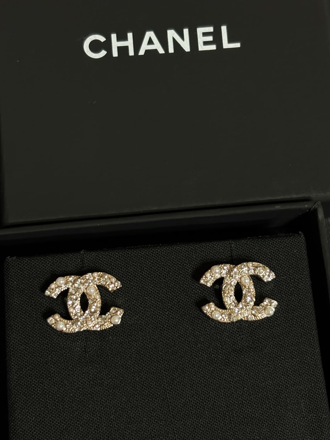 샤넬 정품 업사이클링 cc로고 진주 펄 크리스탈 귀걸이 상품이미지2