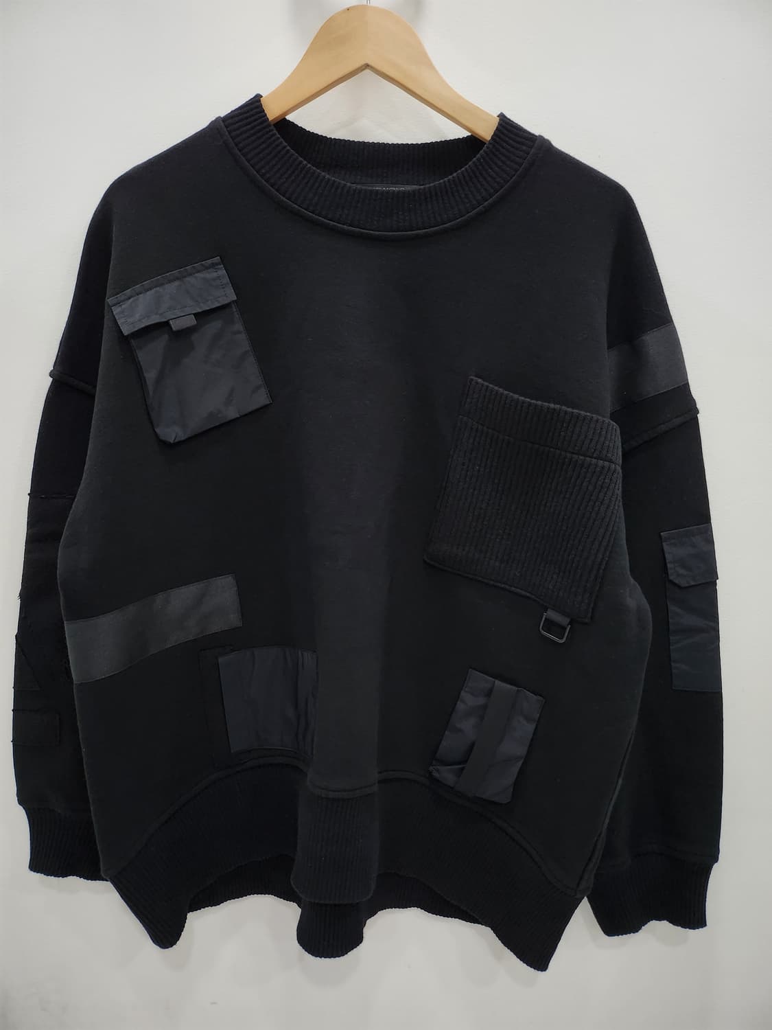 솔리드옴므 우영미 멀티포켓 오버핏 스웻셫ㄷ 상품이미지1