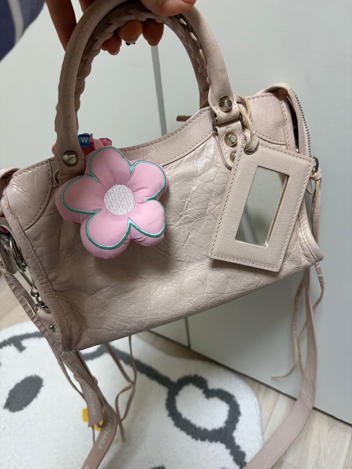 발렌시아가 로고 스트랩 시티백 미니 핑크 상품이미지9