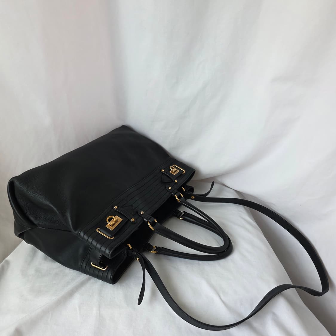 [정품] 페레가모 간치니 락버클 여성 숄더백 토트백 크로스백 상품이미지2