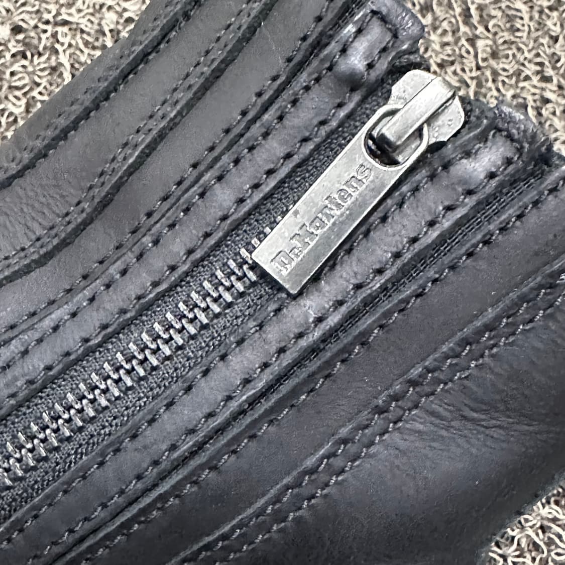 닥터마틴 2976 앨리슨 미들 하프 워커 부츠 블랙 240 상품이미지6