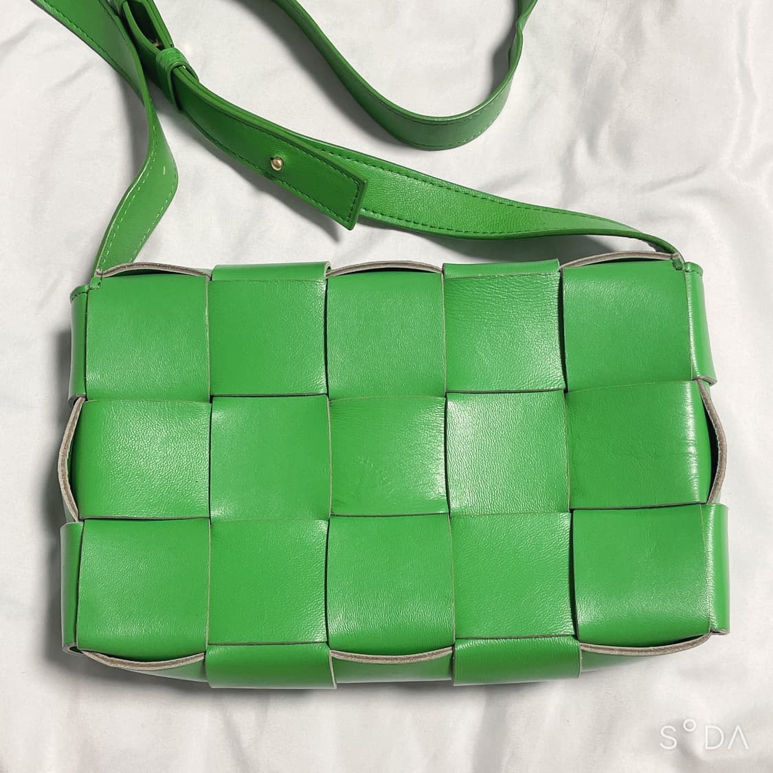 보테가베네타 카세트백 그린 상품이미지7