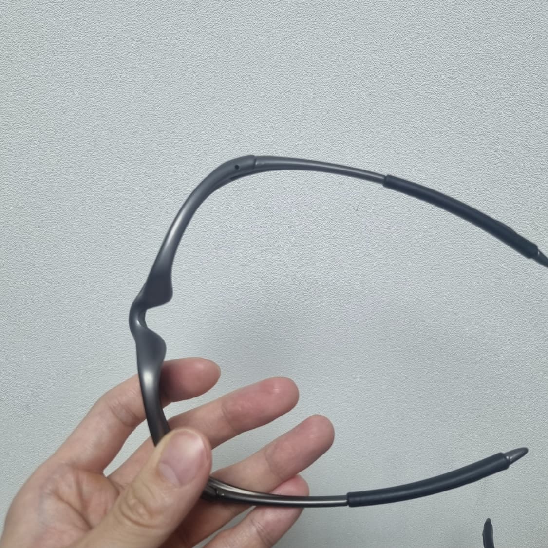 오클리 미뉴트1.0 티타늄그레이 상품이미지3