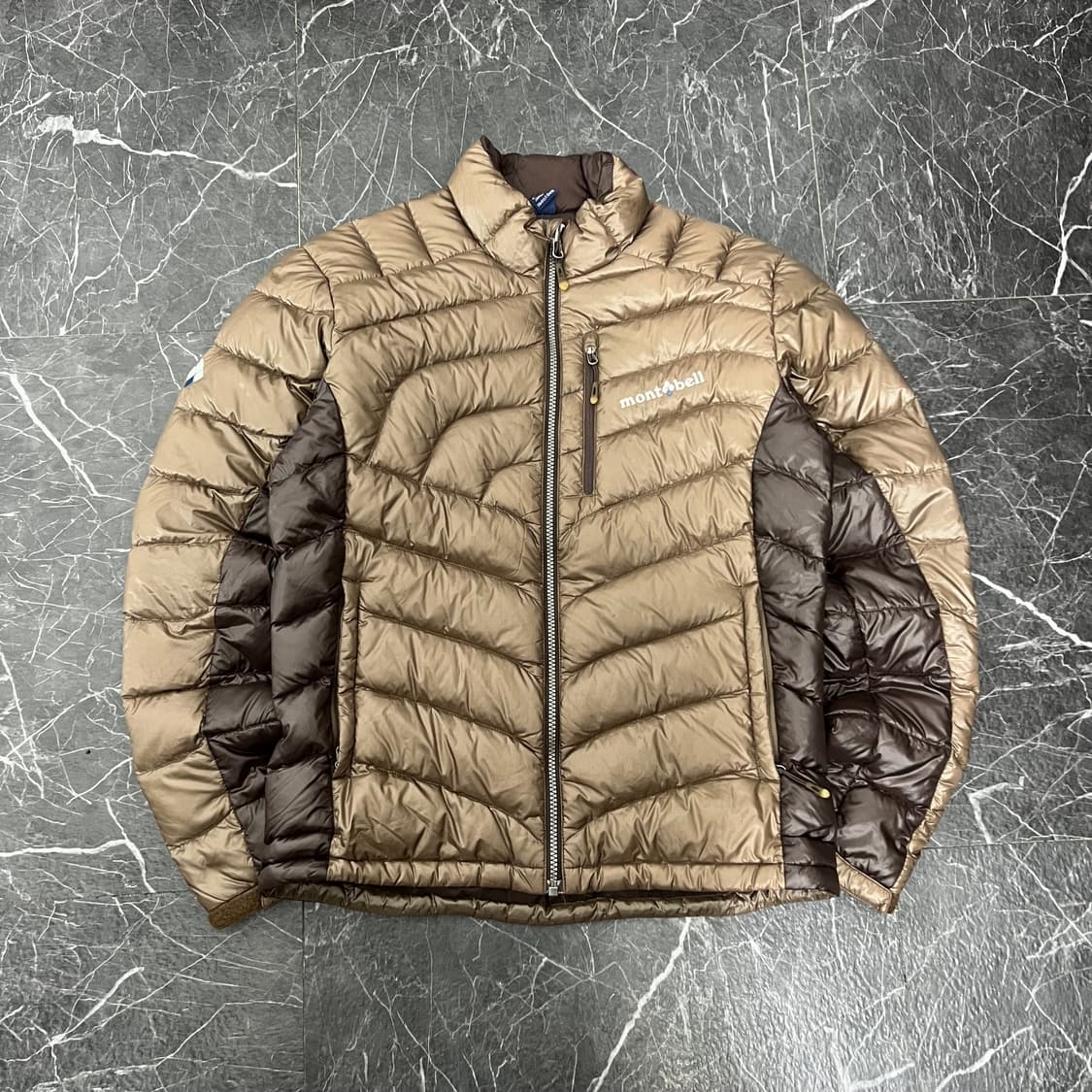 몽벨 로고 경량 패딩 브라운 상품이미지1