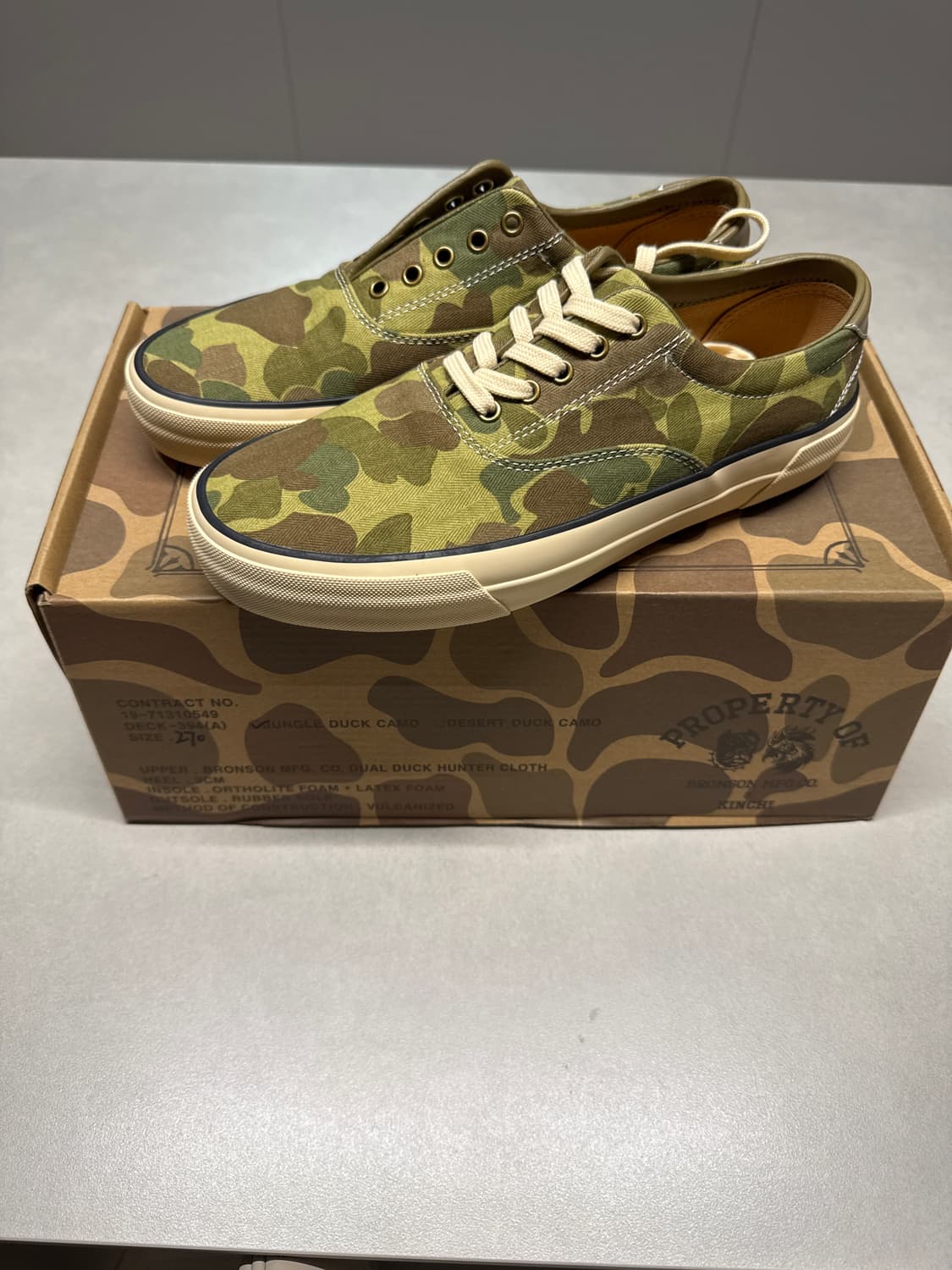 킨치x브론슨 카모 덱슈즈 상품이미지1