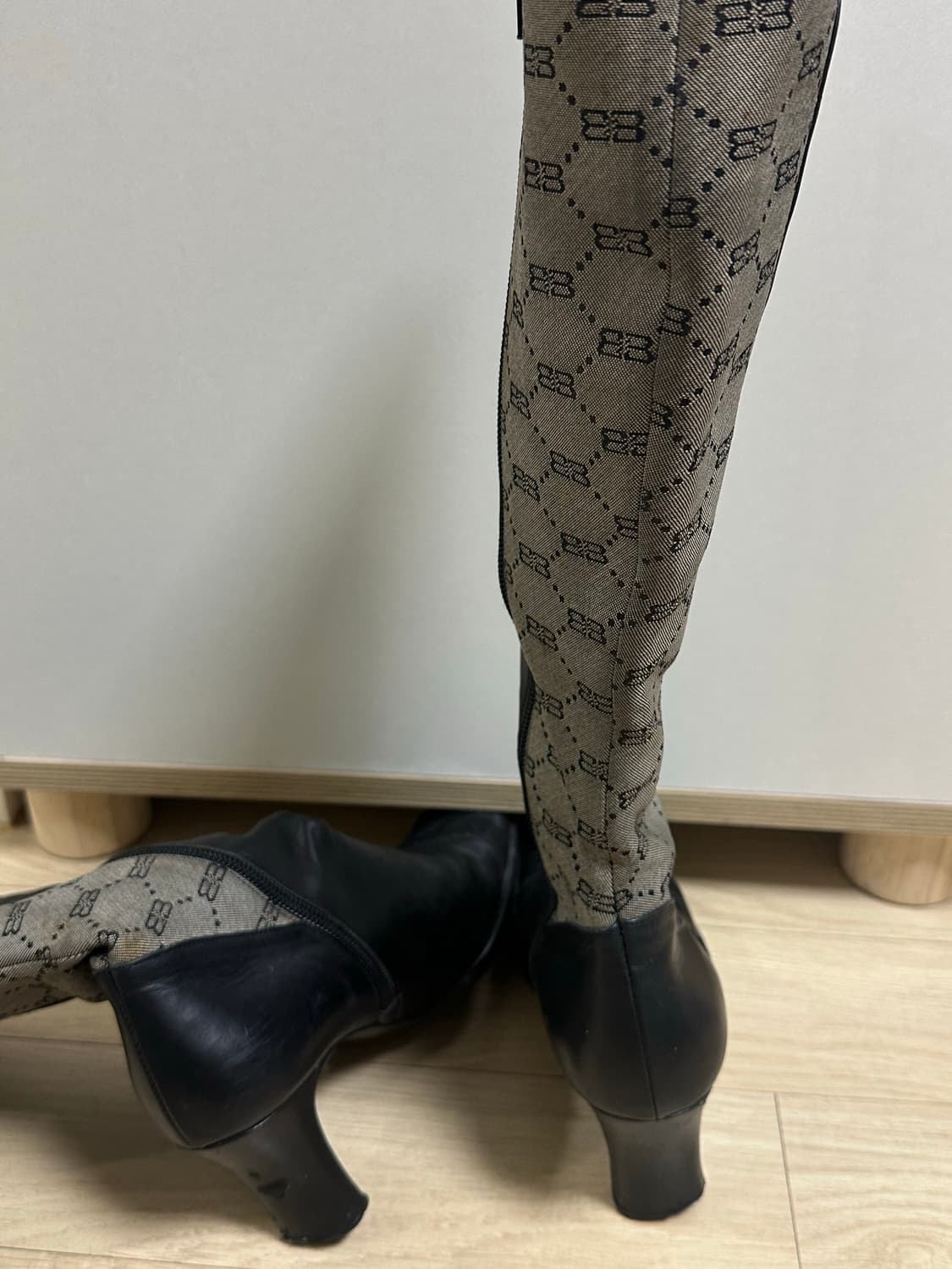 발렌시아가 00s 스퀘어토 힐 부츠 235 상품이미지4