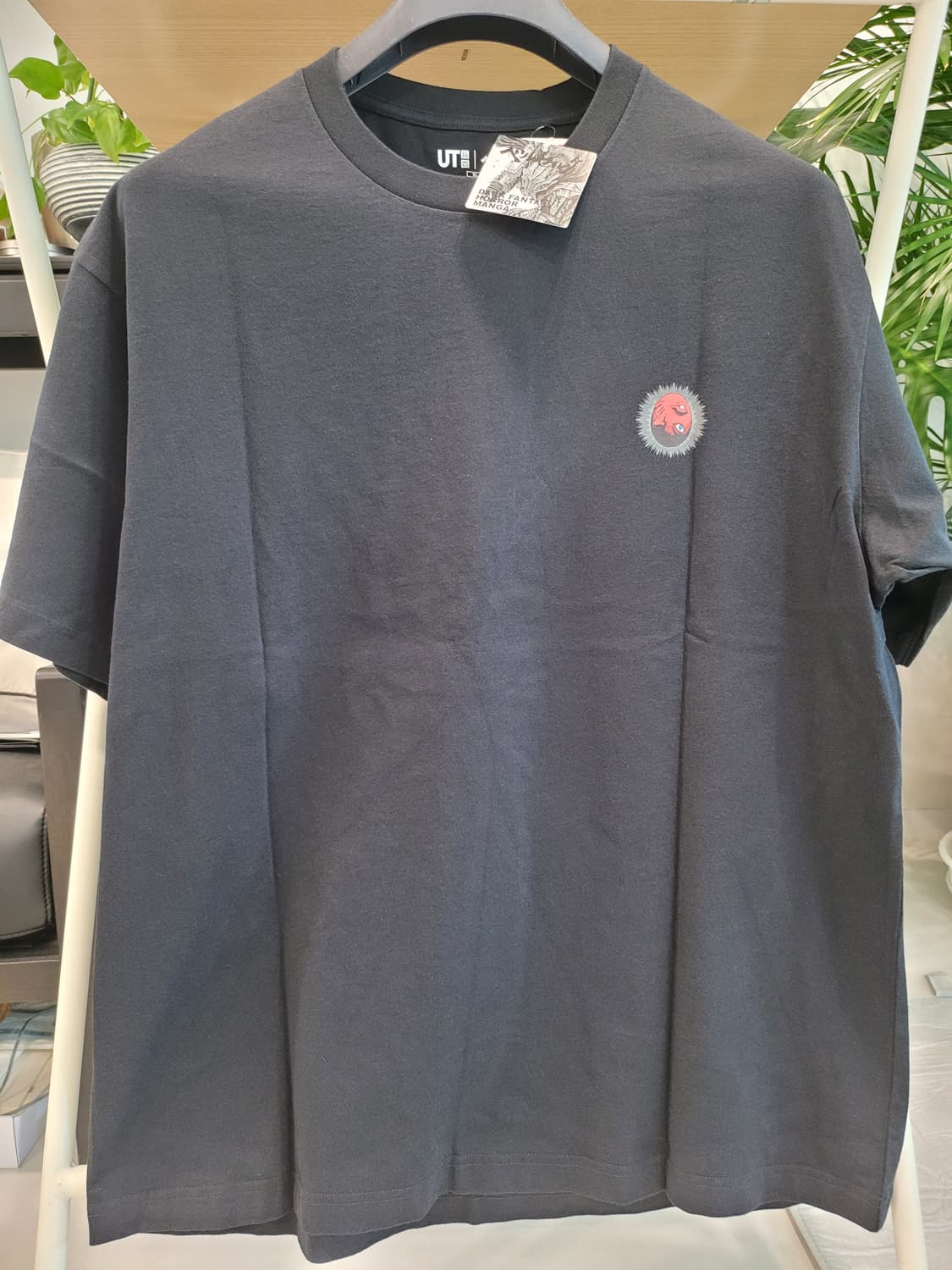 [새상품 ] 베르세르크의 압도적 아우라, 유니클로재팬  망가 큐레이션 U 상품이미지3