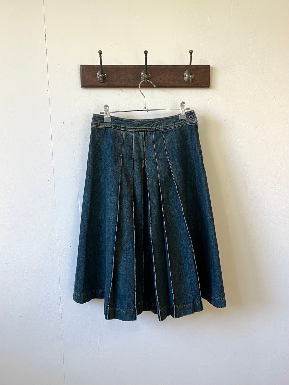 Content Contenu 핀턱 데님 스커트진 상품이미지2