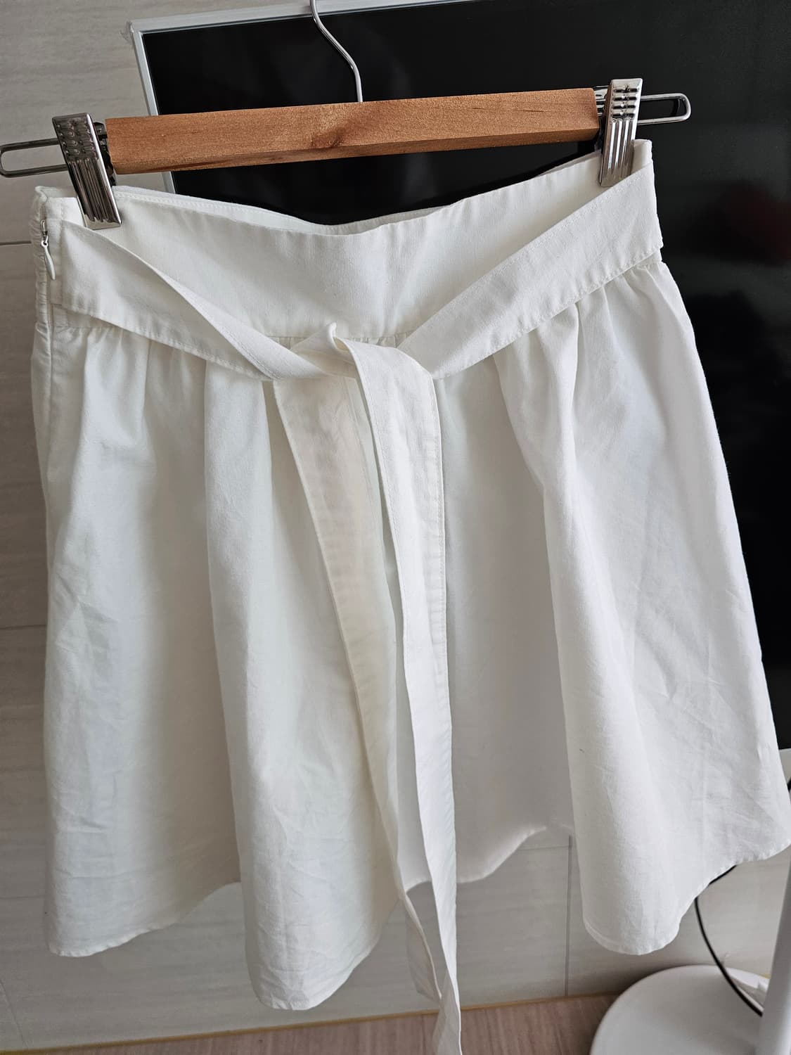 화이트 리본 미니 스커트 상품이미지1