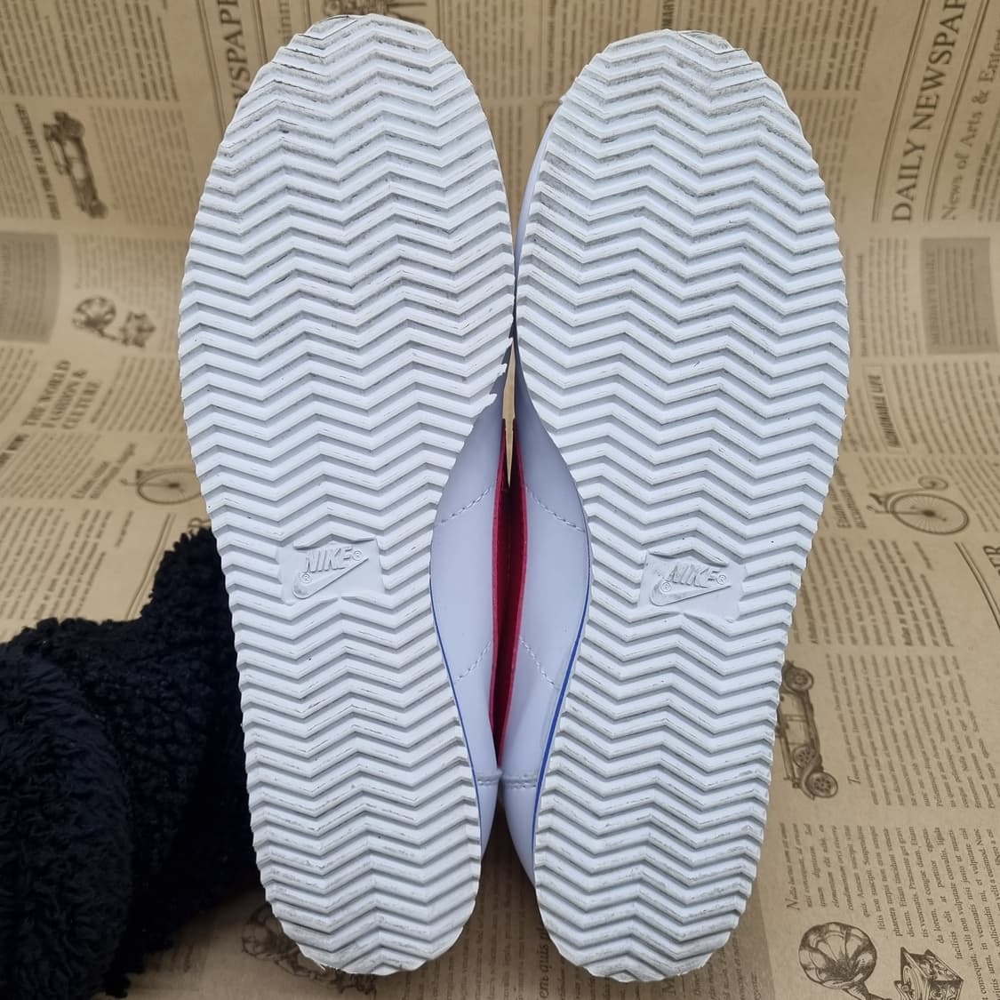 나이키 코르테즈 흰빨파 남성운동화275 상품이미지3