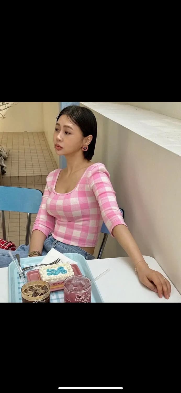 살롱드매그 체크 스퀘어 니트 티 노랑, 분홍 상품이미지1