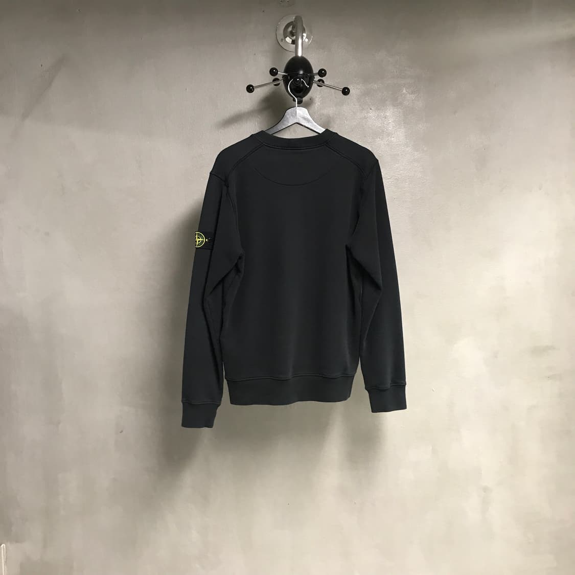 스톤아일랜드 와펜 맨투맨 블랙 M 상품이미지7