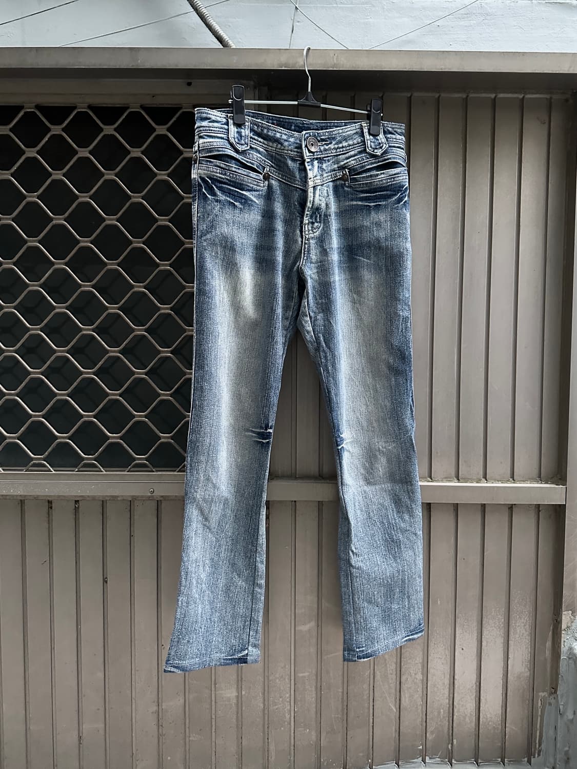 Vintage fade lines denim jeans 상품이미지1